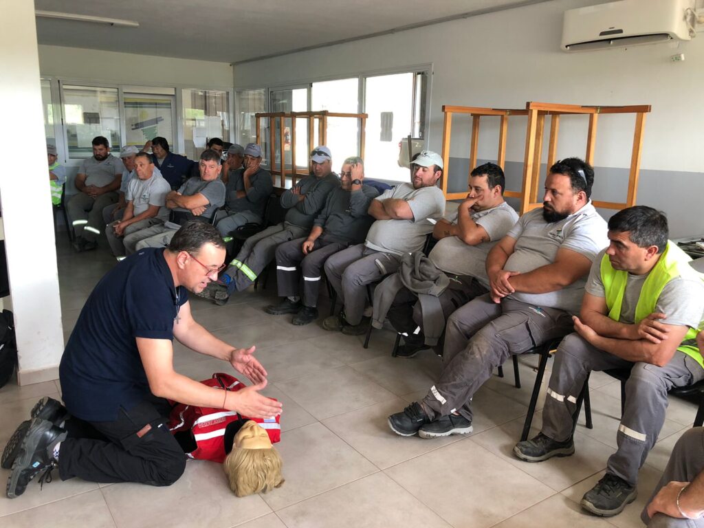 Capacitación sobre RCP y uso de DEA en el Corralón Municipal de General Deheza: Parte II